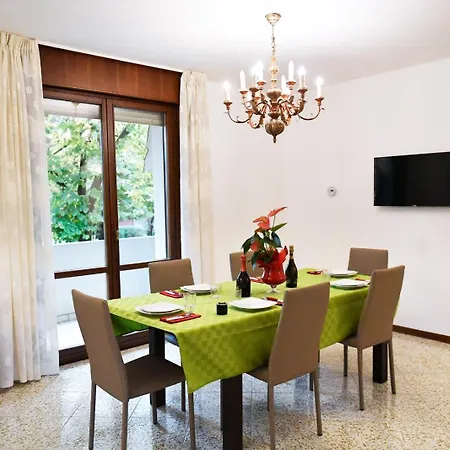 Apartment Ad